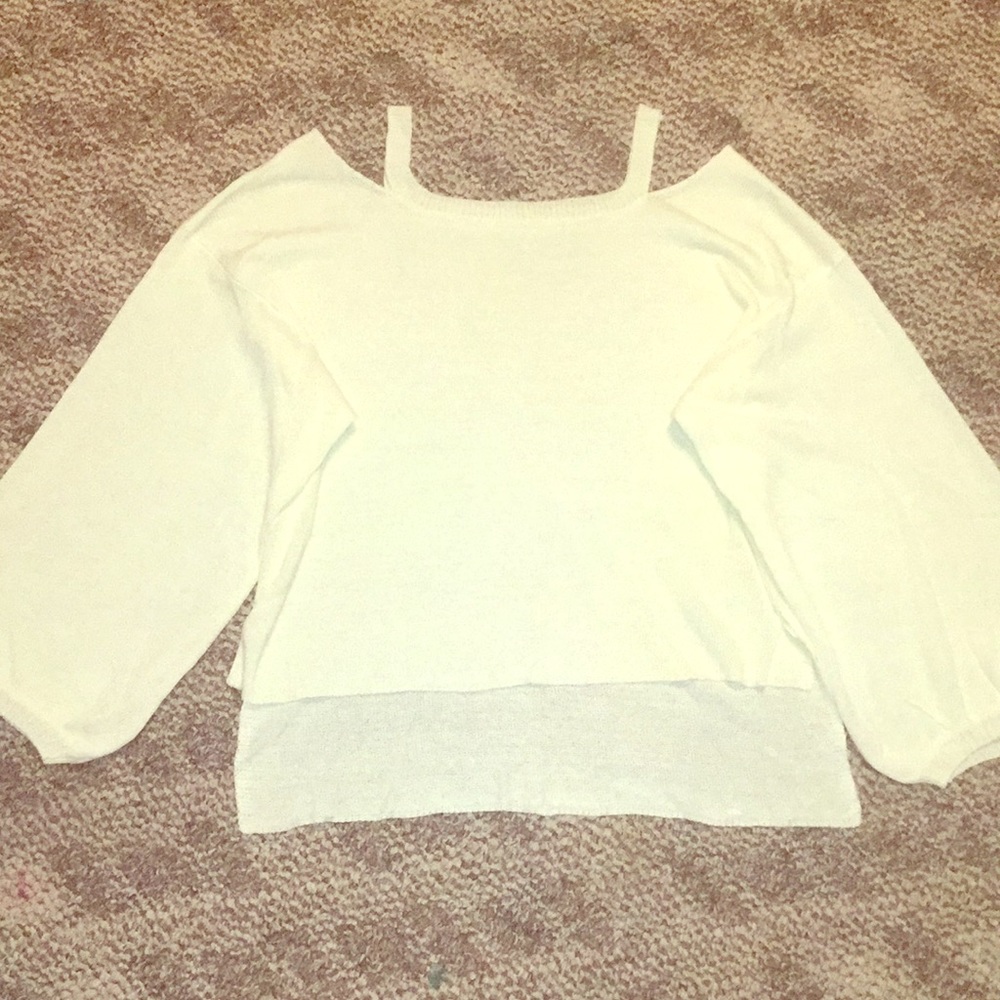 NWOT Lightweight cream sweater